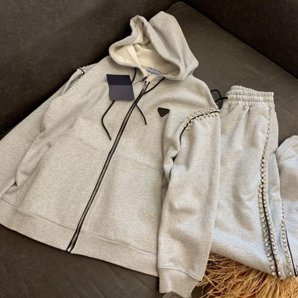 women's t-shirt pra2021 winter hoodie cardigan and pants, water diamond series, thin velvet inside, the object is very heavy,, White
women's t-shirt pra2021 winter hoodie cardigan and pants, water diamond series, thin velvet inside, the object is very heavy,, White