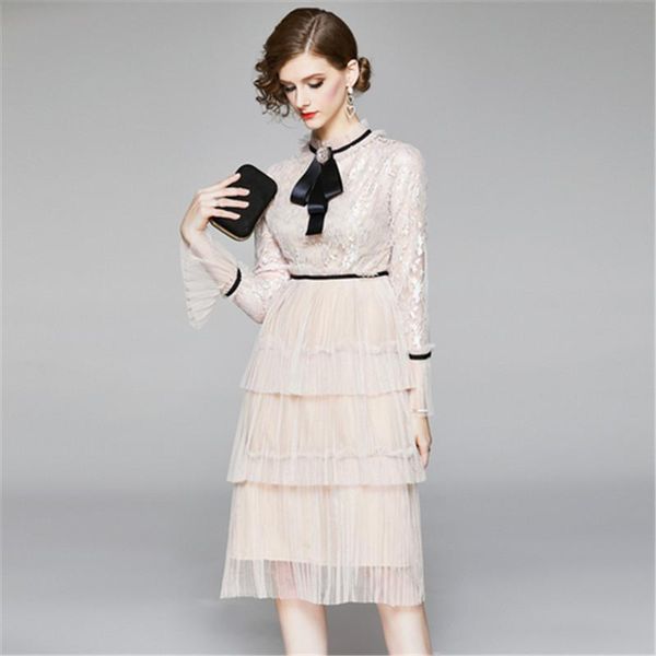 casual dresses fashion designer runway women's lace splicing mesh layered ruffle cake dress elegant flare sleeve pleated holiday midi, Black;gray
casual dresses fashion designer runway women's lace splicing mesh layered ruffle cake dress elegant flare sleeve pleated holiday midi, Black;gray