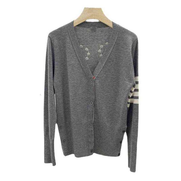 21 spring and autumn tb cardigan v-neck back match man pattern four bar wool sweater et women's fashion, Black
21 spring and autumn tb cardigan v-neck back match man pattern four bar wool sweater et women's fashion, Black