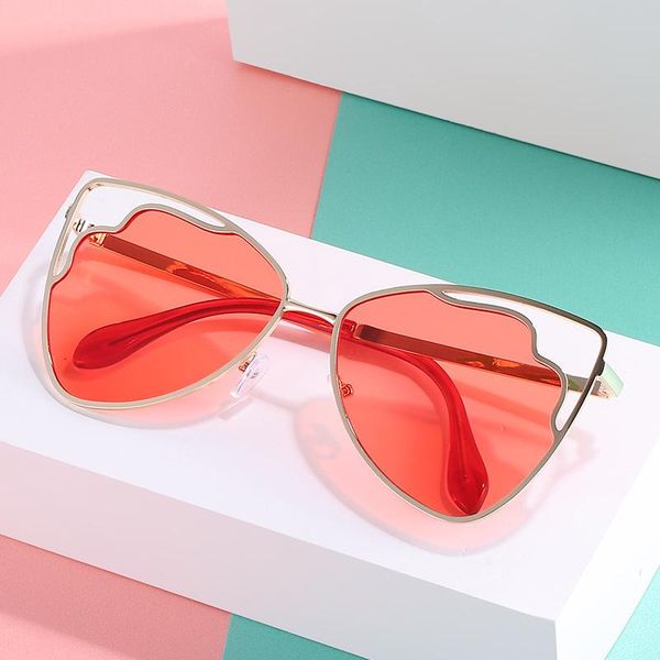 sunglasses flower personality trend cat eye stainless steel glasses street shooting catwalk ocean color uv women, White;black
sunglasses flower personality trend cat eye stainless steel glasses street shooting catwalk ocean color uv women, White;black