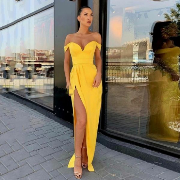 yellow satin evening dress prom gowns off the shoulder sweetheart simple plain pleat high split formal party gowns 2022, Black;red
yellow satin evening dress prom gowns off the shoulder sweetheart simple plain pleat high split formal party gowns 2022, Black;red