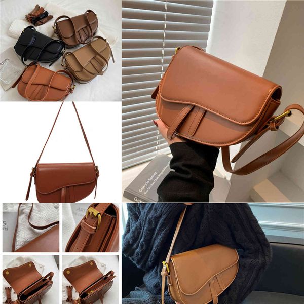design women's bag new solid color underarm fashion texture messenger saddle purses outlet
design women's bag new solid color underarm fashion texture messenger saddle purses outlet