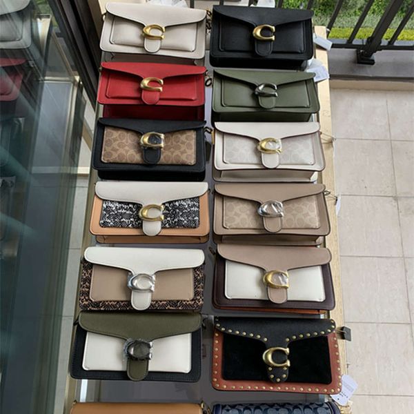 Designer storage bagFemale bag new spring and summer of 2021 small and pure and fresh wine god leather fashion lady one shoulder his armpit package
Designer storage bagFemale bag new spring and summer of 2021 small and pure and fresh wine god leather fashion lady one shoulder his armpit package