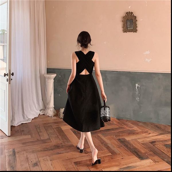 women summer dress elegant hepburn style sleeveless back cross midi a line party dress 2021 new black vestidos, Black;gray
women summer dress elegant hepburn style sleeveless back cross midi a line party dress 2021 new black vestidos, Black;gray