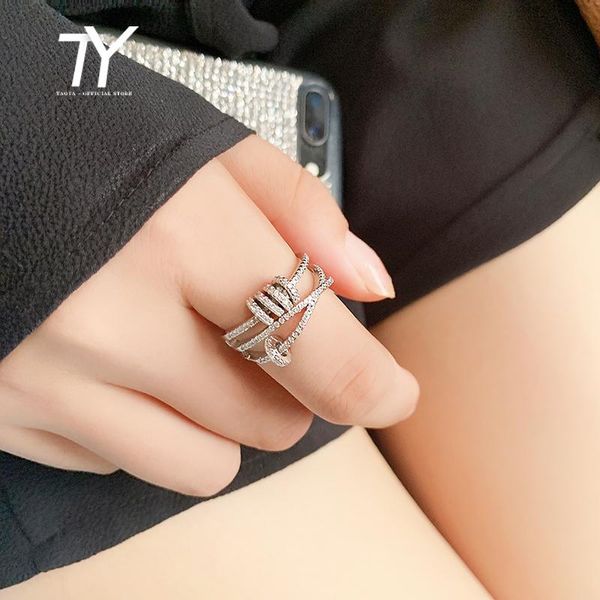 cluster rings 2021 classic transit circle opening female ring fashion luxury zircon halloween party jewelry index finger, Golden;silver
cluster rings 2021 classic transit circle opening female ring fashion luxury zircon halloween party jewelry index finger, Golden;silver