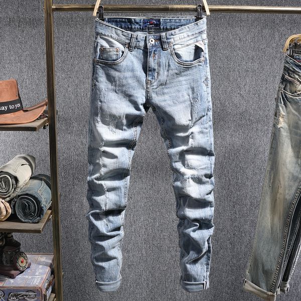 2021 new autumn newly fashion men retro light blue patchwork ripped jeans slim fit elastic italian vintage designer long pants vta1
2021 new autumn newly fashion men retro light blue patchwork ripped jeans slim fit elastic italian vintage designer long pants vta1