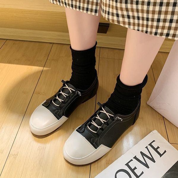 new 2021 spring pu leather flat heel shoes women soft bottom lace up flats woman designer round toe casual loafers ladies 3xix, Black
new 2021 spring pu leather flat heel shoes women soft bottom lace up flats woman designer round toe casual loafers ladies 3xix, Black