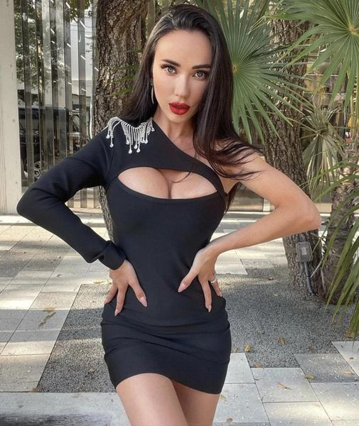 casual dresses women autumn one shoulder diamonds crystal black white bodycon bandage dress 2021 elegant evening party club, Black;gray
casual dresses women autumn one shoulder diamonds crystal black white bodycon bandage dress 2021 elegant evening party club, Black;gray
