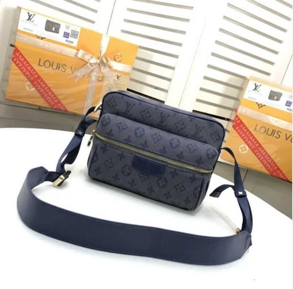 handles brand designer luxury cross 44626 44617 2020 shoulder spring and summer totes messenger bag men bags handbags iconic body bag cl
handles brand designer luxury cross 44626 44617 2020 shoulder spring and summer totes messenger bag men bags handbags iconic body bag cl