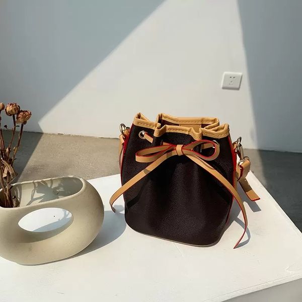 hbp 2022 womens luxury designers bags mini genuine leather women fashion shoulder totes handbags handles messenger crossbody bag
hbp 2022 womens luxury designers bags mini genuine leather women fashion shoulder totes handbags handles messenger crossbody bag