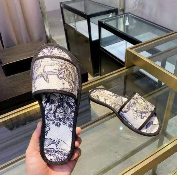 2021 paris women sandals slippers summer girls beach sandals slides flip flops loafers embroidered slippers with box large size35-42 03, Black
2021 paris women sandals slippers summer girls beach sandals slides flip flops loafers embroidered slippers with box large size35-42 03, Black