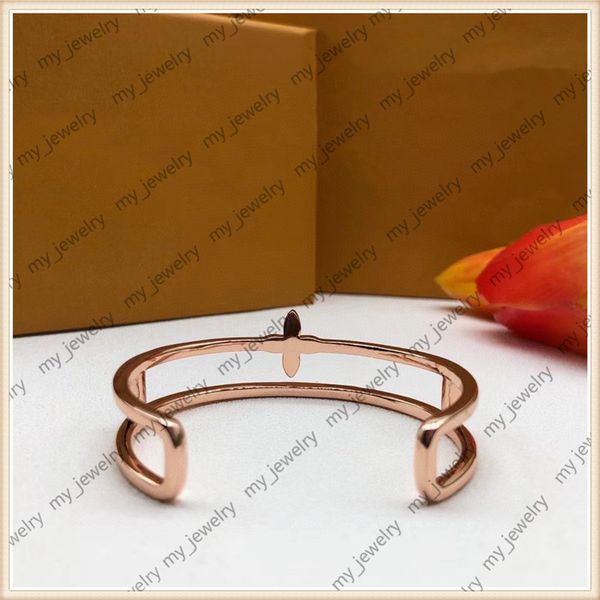 luxurys designers strands bracelets for women designers stainless bangles v letter pearl bracelet wedding lovers gift luxury jewelry bangle, Black
luxurys designers strands bracelets for women designers stainless bangles v letter pearl bracelet wedding lovers gift luxury jewelry bangle, Black