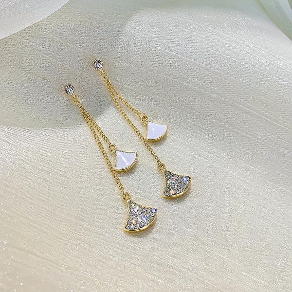 dangle & chandelier inset crystal fan-shaped tassel earrings and necklace with korean east doon ladies simple, Silver
dangle & chandelier inset crystal fan-shaped tassel earrings and necklace with korean east doon ladies simple, Silver