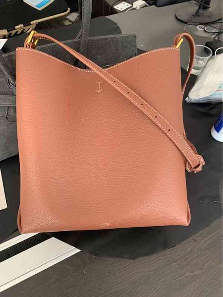 oroton australian calf leather bucket bag single shoulder messenger hand large capacity margot 2020 new style
oroton australian calf leather bucket bag single shoulder messenger hand large capacity margot 2020 new style