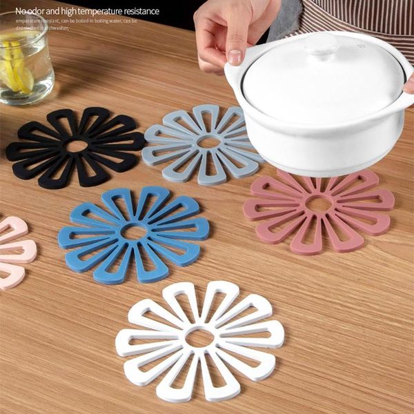 silicone placemats home heat-resistant coasters waterproof and oil-proof kitchen tools without deformation deskdecoration
silicone placemats home heat-resistant coasters waterproof and oil-proof kitchen tools without deformation deskdecoration