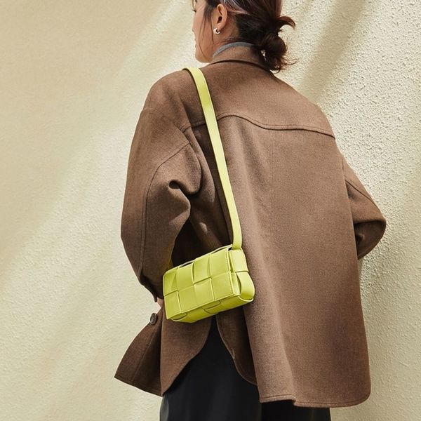 cassette waist leather woven small 2021 new leisure messenger chest bag women's fashion
cassette waist leather woven small 2021 new leisure messenger chest bag women's fashion