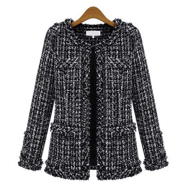 autumn winter black white plaid loose short coat women vintage o neck long sleeve tassel tweed coat plus size ladies jacket coat 211130
autumn winter black white plaid loose short coat women vintage o neck long sleeve tassel tweed coat plus size ladies jacket coat 211130