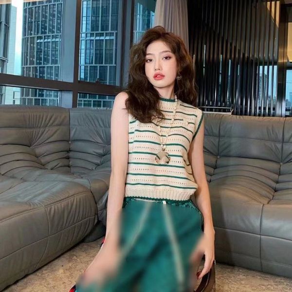 luxury design g family striped hollow out crochet round neck knitted vest for women in early autumn, White
luxury design g family striped hollow out crochet round neck knitted vest for women in early autumn, White