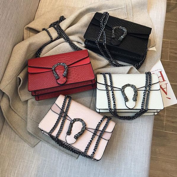 factory wholesale women handbag street trend embossed leather chain bag foreign crocodile leather shoulder bag fashion women messenger bag, Black;red
factory wholesale women handbag street trend embossed leather chain bag foreign crocodile leather shoulder bag fashion women messenger bag, Black;red