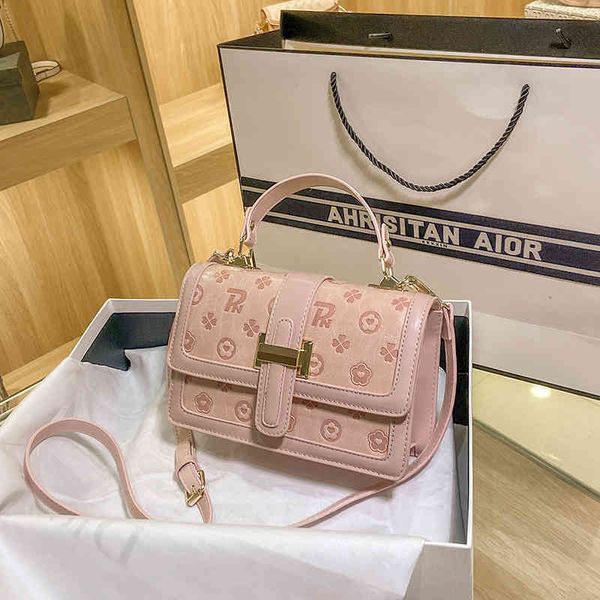 2022 factory outlet online women's korean embossed portable small square bag red simple texture style single shoulder messenger
2022 factory outlet online women's korean embossed portable small square bag red simple texture style single shoulder messenger