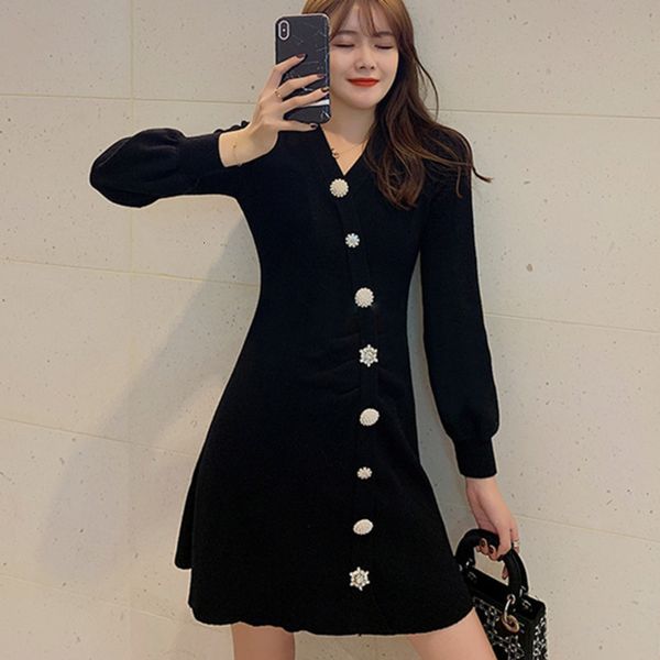 2021 new vintage women jumper spring v neck lantern sleeve pearls buttons sweater ol knitting black elegant 8lo6, Black;gray
2021 new vintage women jumper spring v neck lantern sleeve pearls buttons sweater ol knitting black elegant 8lo6, Black;gray