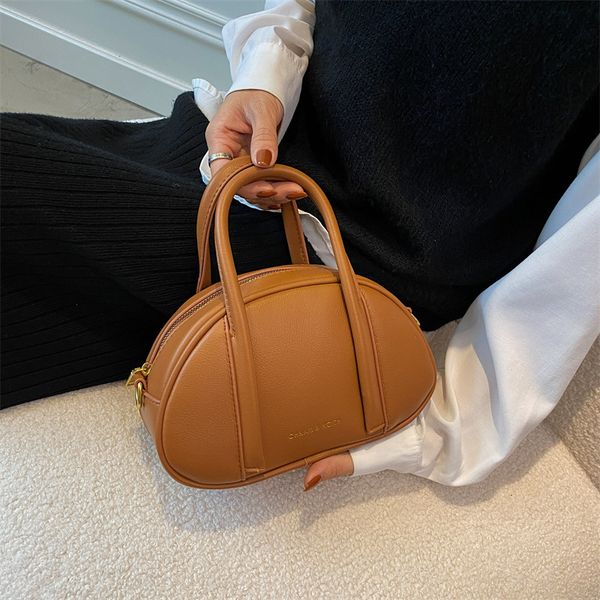 hangbags bag 2021 korean single shoulder messenger fashion simple pillow leisure large capacity handbag
hangbags bag 2021 korean single shoulder messenger fashion simple pillow leisure large capacity handbag
