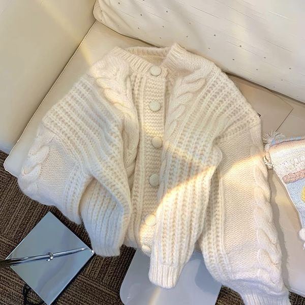 2022 autumn and winter sweater jacket new korean version of the slim knit cardigan sweaters for women's outer temperament was thin and, Black;brown
2022 autumn and winter sweater jacket new korean version of the slim knit cardigan sweaters for women's outer temperament was thin and, Black;brown