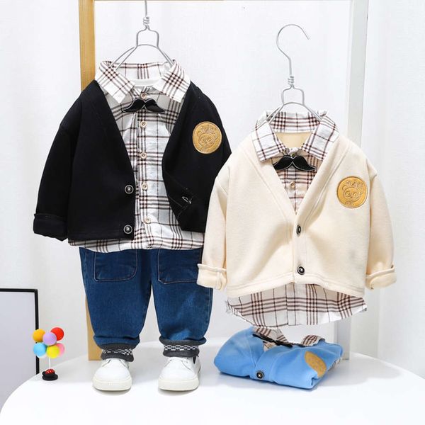 boy's western style 2 children's two piece suit 1 year old baby's handsome baby clothes spring and autumn, White
boy's western style 2 children's two piece suit 1 year old baby's handsome baby clothes spring and autumn, White