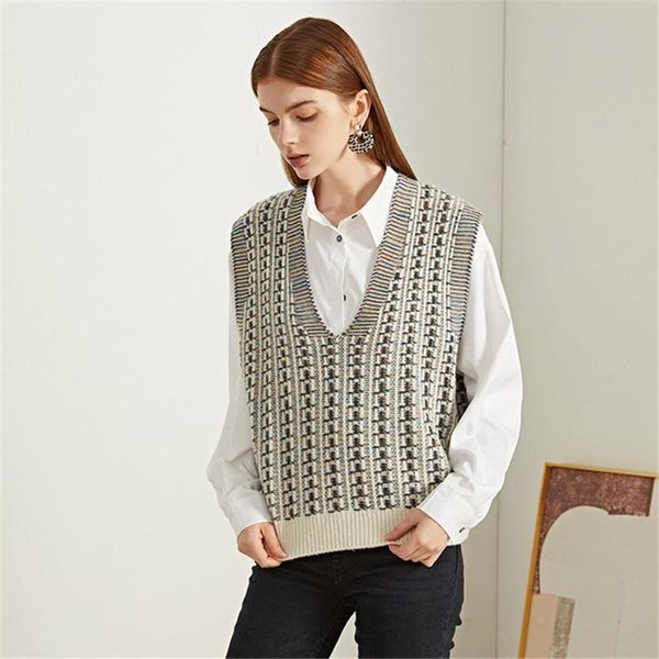 women's sweaters classic jacquard 100% wool knitted vest v-neck loose sleeveless sweater 2021 winter style, White;black
women's sweaters classic jacquard 100% wool knitted vest v-neck loose sleeveless sweater 2021 winter style, White;black