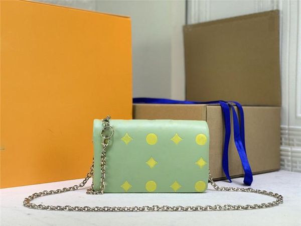 designer luxury pochette coussin pink bags purple leathe shoulder crossbody size: 20 14 8cm
designer luxury pochette coussin pink bags purple leathe shoulder crossbody size: 20 14 8cm