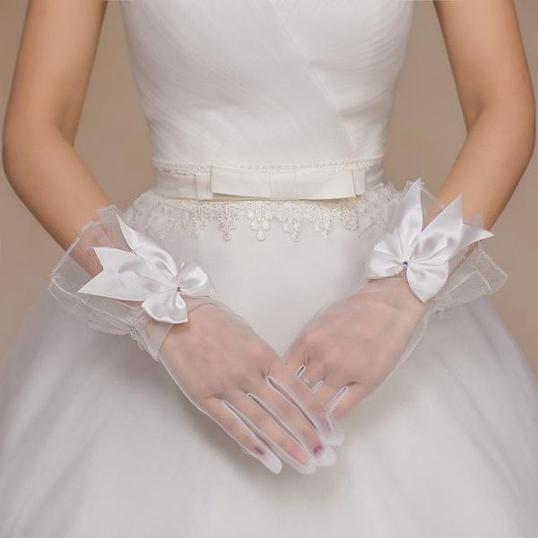 bridal gloves wedding etiquette dress accessories white short style all refers to the bowknot gauze
bridal gloves wedding etiquette dress accessories white short style all refers to the bowknot gauze