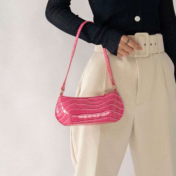 retro crocodile pattern shoulder bag women 2020 korean designer brand small three dimensional handbag female purse new fashion
retro crocodile pattern shoulder bag women 2020 korean designer brand small three dimensional handbag female purse new fashion