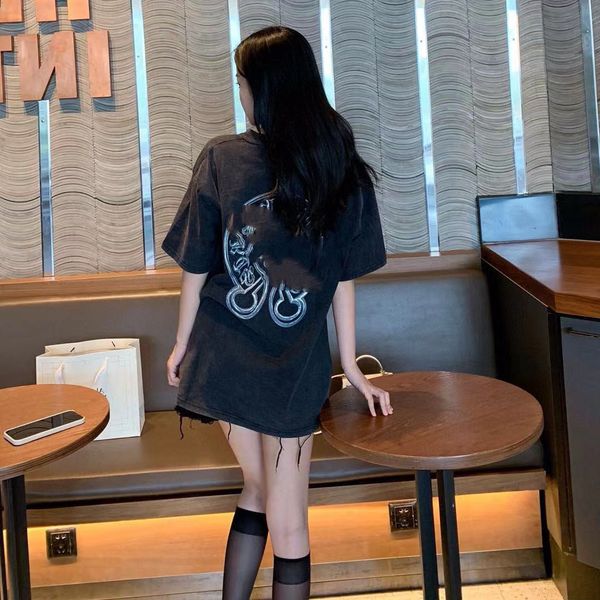 jimo ch + luminous horseshoe print on back cross short sleeve t-shirt chest, White;black
jimo ch + luminous horseshoe print on back cross short sleeve t-shirt chest, White;black