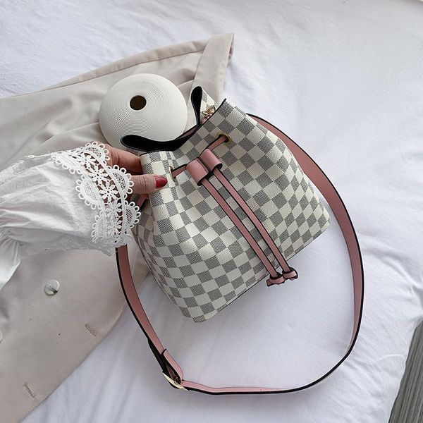evening bags fashion printing bucket shape design female european and american leisure women shoulder bag high capacity messenger
evening bags fashion printing bucket shape design female european and american leisure women shoulder bag high capacity messenger