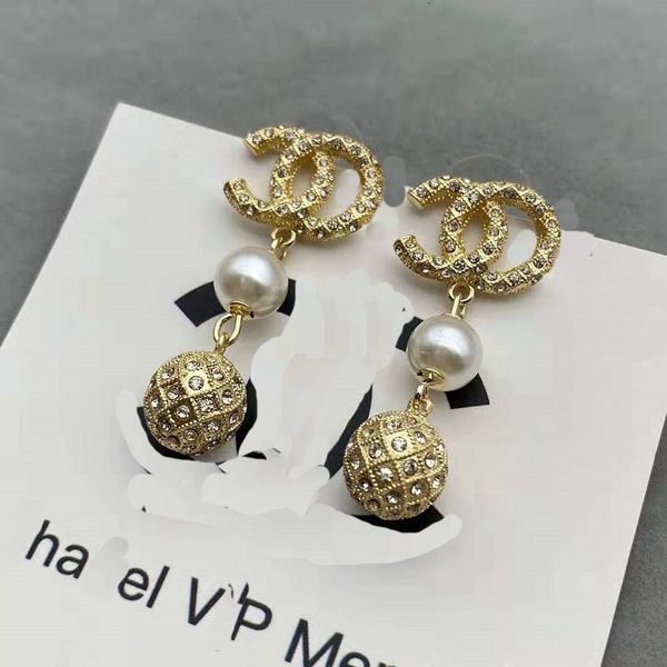 charms 2021 earrings in the form of diamond design crystal inlaid 925 brass, Golden
charms 2021 earrings in the form of diamond design crystal inlaid 925 brass, Golden