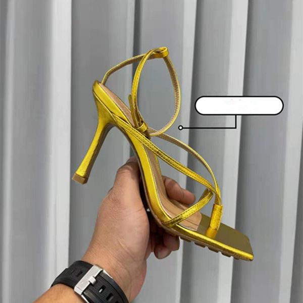 2021 leather thrilling high heel sandals womens unique designer square clip skirt wedding dress shoes women shoe 34-41, Black
2021 leather thrilling high heel sandals womens unique designer square clip skirt wedding dress shoes women shoe 34-41, Black