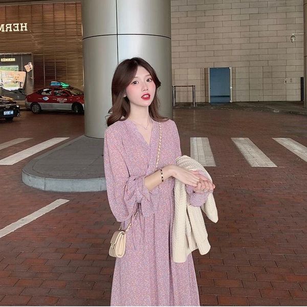 2021 maternity spring dress pink long flare sleeve cross v-neck drawstring waist pregnant woman chiffon dress floral maxi, White
2021 maternity spring dress pink long flare sleeve cross v-neck drawstring waist pregnant woman chiffon dress floral maxi, White