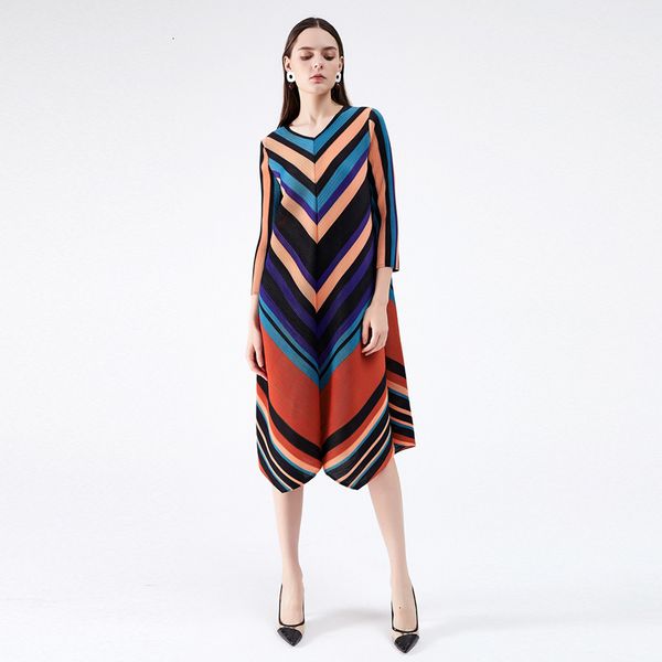 2021 new tan spring women rhombus symmetrical patterned pleated slim strong color impact hobo goth 5226 halr, Black;gray
2021 new tan spring women rhombus symmetrical patterned pleated slim strong color impact hobo goth 5226 halr, Black;gray
