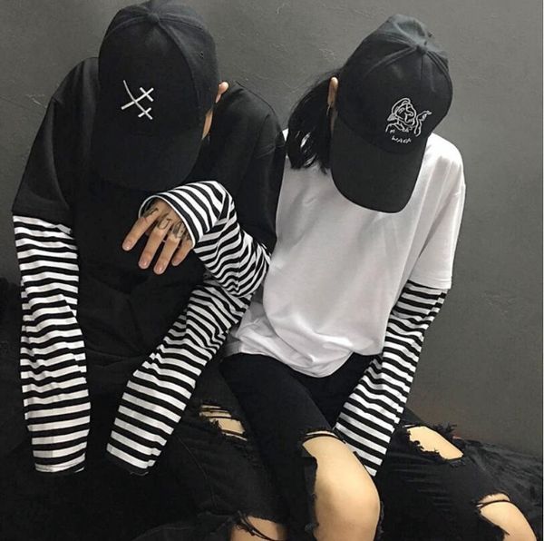 2021 korean harajuku black white striped hip hop t-shirts men women autumn cotton fake two piece extra long sleeve loose tshirt
2021 korean harajuku black white striped hip hop t-shirts men women autumn cotton fake two piece extra long sleeve loose tshirt