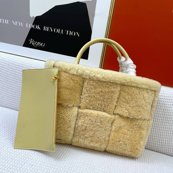 designer handbag wool ladies shoulder bags authentic hand-woven luxury designer handbags messenger bags
designer handbag wool ladies shoulder bags authentic hand-woven luxury designer handbags messenger bags