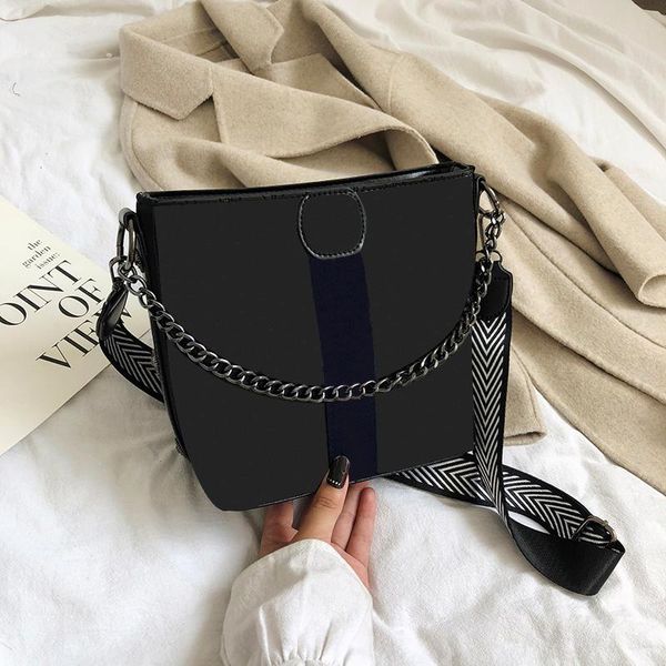 evening bags trendy large-capacity handbags 2021 summer women's fashion shoulder messenger travel a
evening bags trendy large-capacity handbags 2021 summer women's fashion shoulder messenger travel a