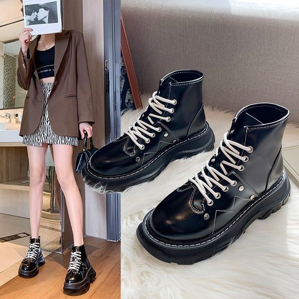 2022 new women tread lace-up ankle boots round toe silver stud motorcycle boots female runway flat botas mujer, Black
2022 new women tread lace-up ankle boots round toe silver stud motorcycle boots female runway flat botas mujer, Black