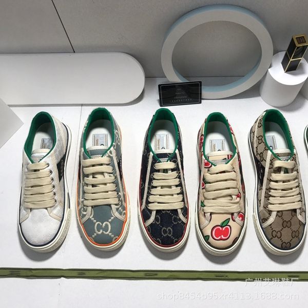 canvas shoes spring and summer new versatile casual sports men's women's embroidered couple flat outlets, Black;white
canvas shoes spring and summer new versatile casual sports men's women's embroidered couple flat outlets, Black;white