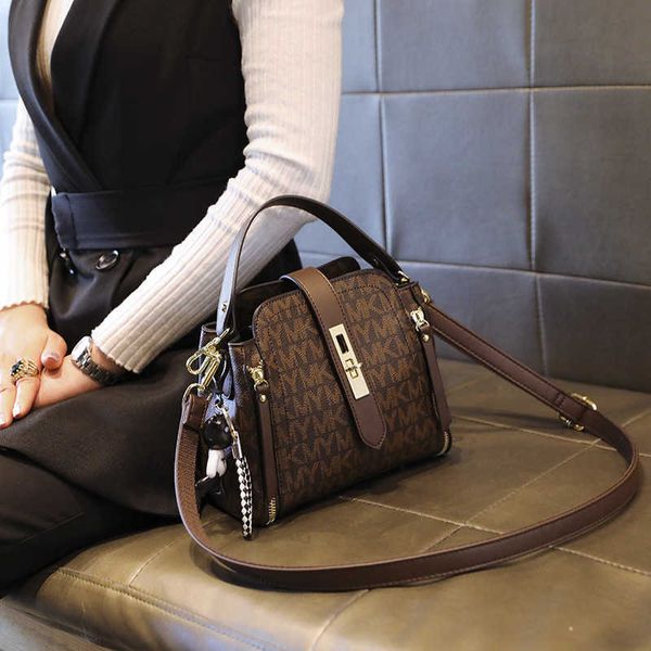 single shoulder bag women's korean fashion hand leisure versatile diagonal cross printed
single shoulder bag women's korean fashion hand leisure versatile diagonal cross printed