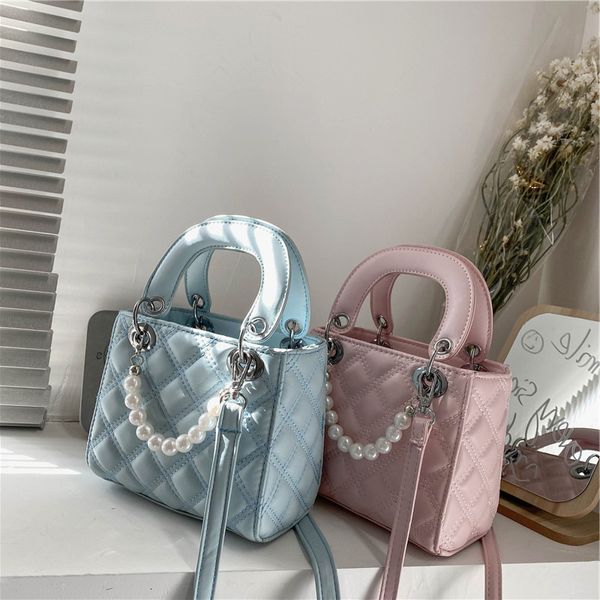 french minority trend portable small women's 2021 new simple diana versatile one shoulder messenger bag
french minority trend portable small women's 2021 new simple diana versatile one shoulder messenger bag