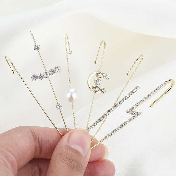 lightning earbone zircon earhook surround contour earrings 
lightning earbone zircon earhook surround contour earrings