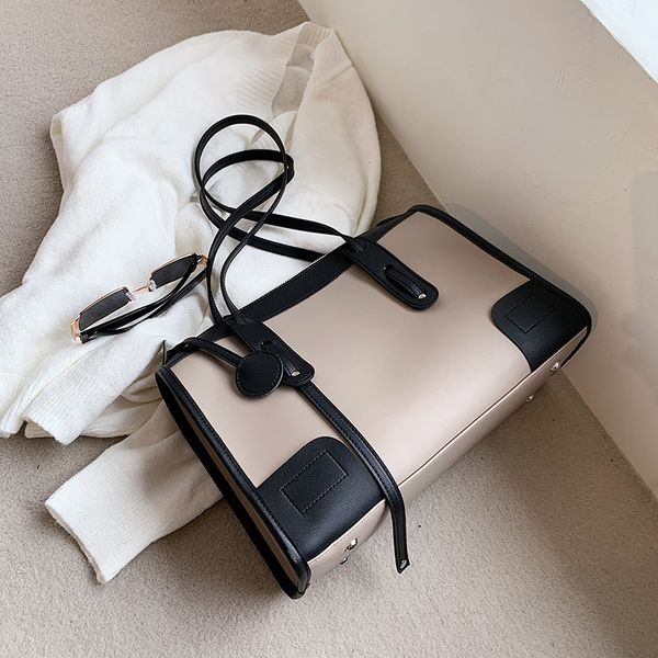 factory direct sale 75% off women 2021 new high-capacity single shoulder messenger big women's net red tote bags
factory direct sale 75% off women 2021 new high-capacity single shoulder messenger big women's net red tote bags