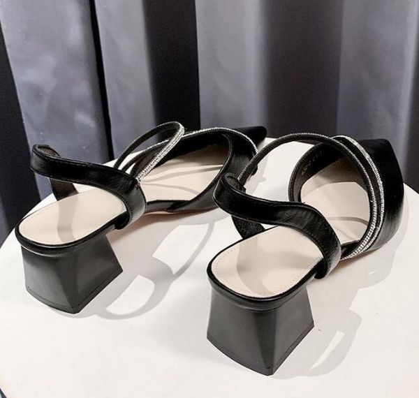 dress shoes the summer 2021 fashion collection goes with everything chunky heels a one-word buckle baotou high heel sandal 2099, Black
dress shoes the summer 2021 fashion collection goes with everything chunky heels a one-word buckle baotou high heel sandal 2099, Black