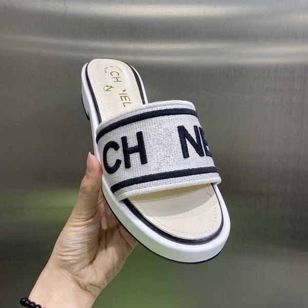 high version c family 2021 rubber casual black malamei hole round head flying woven sandals for women
high version c family 2021 rubber casual black malamei hole round head flying woven sandals for women
