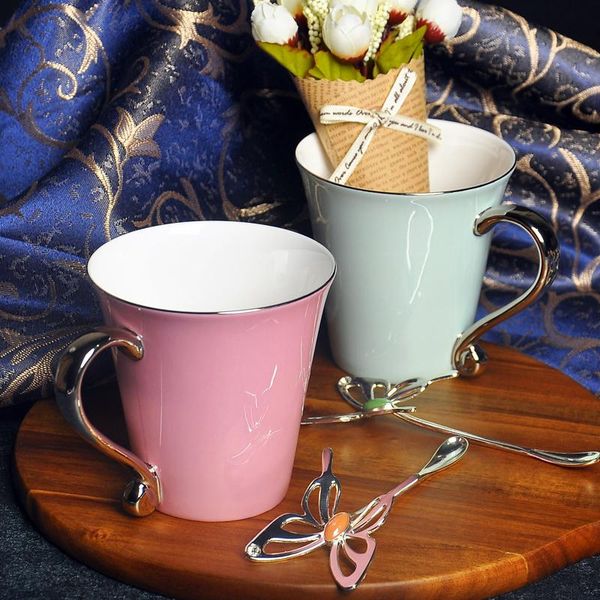 mugs high-grade bone porcelain mug cup hand-painted ceramic with lid spoon simple household drink china
mugs high-grade bone porcelain mug cup hand-painted ceramic with lid spoon simple household drink china